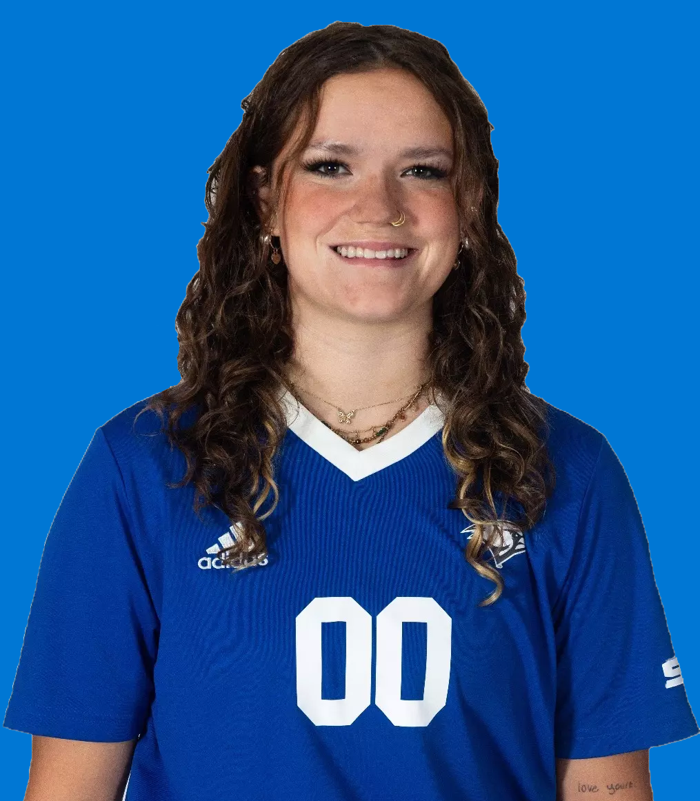 Faith Davies headshot